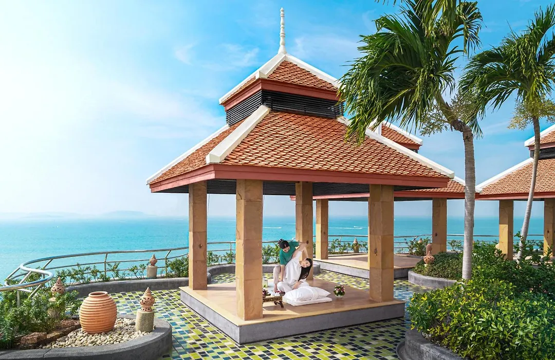 Royal Wing Suites & Spa Pattaya-1